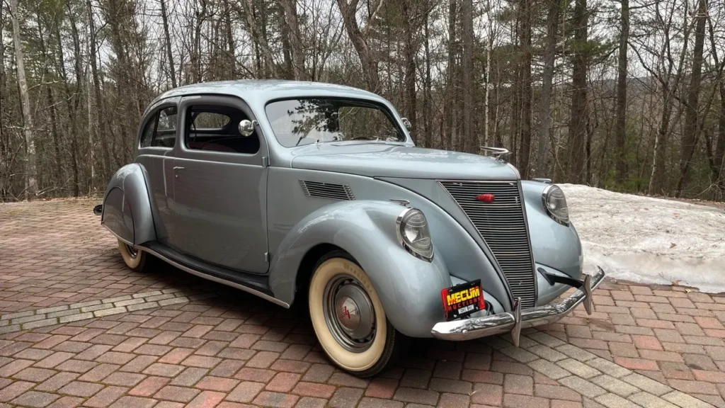 1937 Lincoln-Zephyr Coupe-Sedan (33486) FI