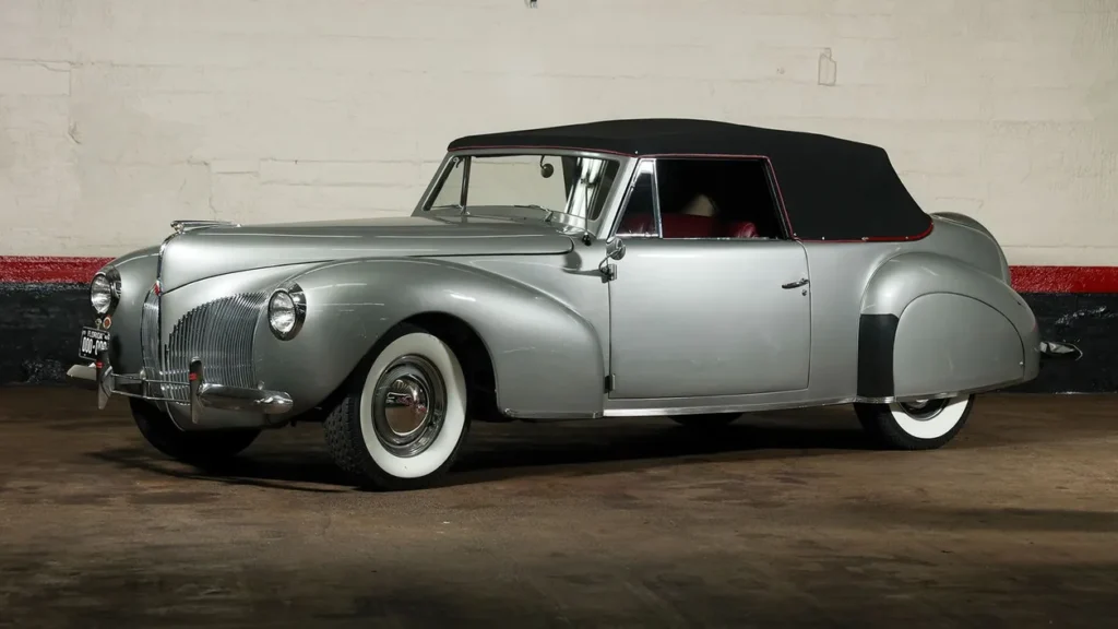 1940 Lincoln-Zephyr Continental Cabriolet (40383) FI