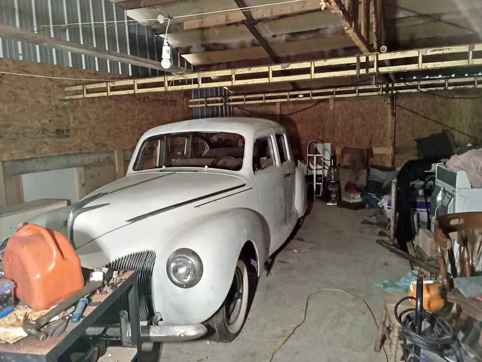 1940 Lincoln-Zephyr Sedan (31177) FI