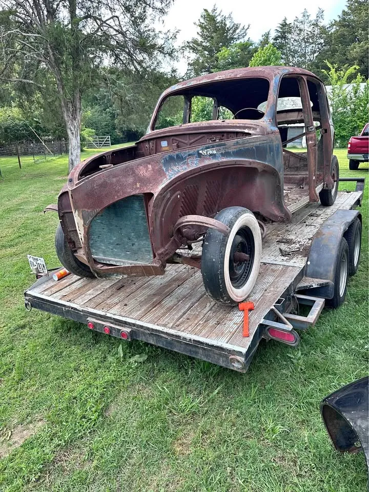 1940 Lincoln-Zephyr Sedan (31236) FI