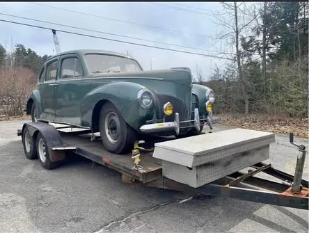 1940 Lincoln-Zephyr Sedan (40117) FI