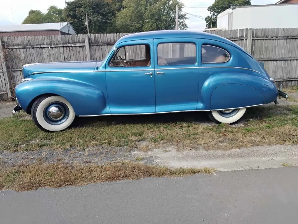 1941 Lincoln-Zephyr Sedan (40124) FI