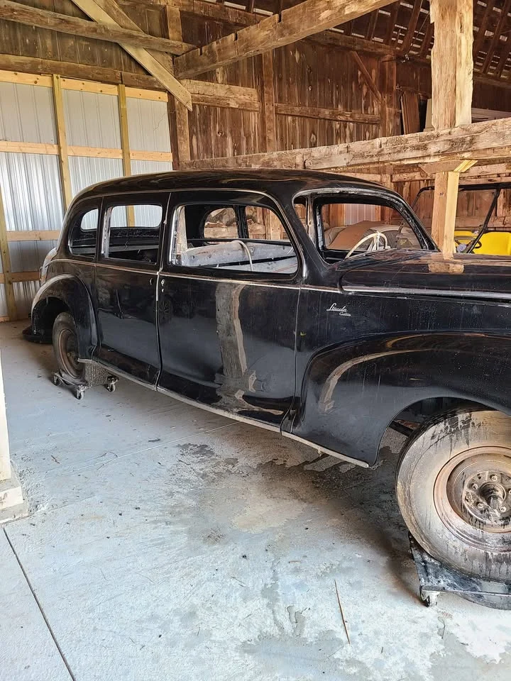 1941 Lincoln Custom Sedan (49032) FI