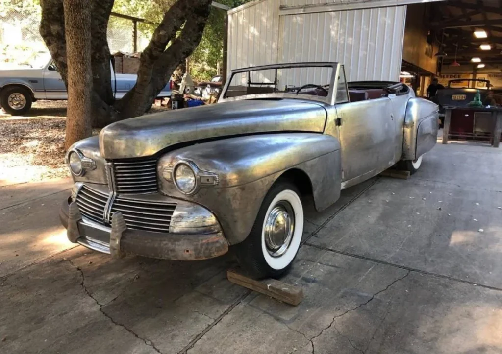 1942 Lincoln Continental Cabriolet (53548) FI